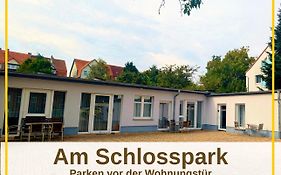FeWo Urban Gotha - Apartment Orangerie - Am Schlosspark- Parken an der der Tür- Barrierefrei, 900 Meter zum Bahnhof - Wallbox